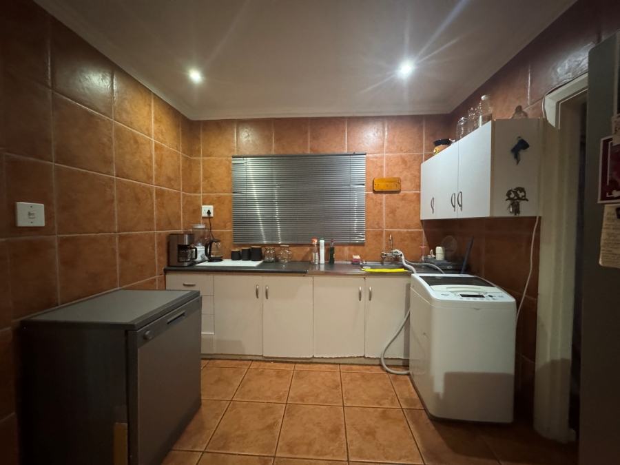 To Let 2 Bedroom Property for Rent in Lochnerhof Western Cape